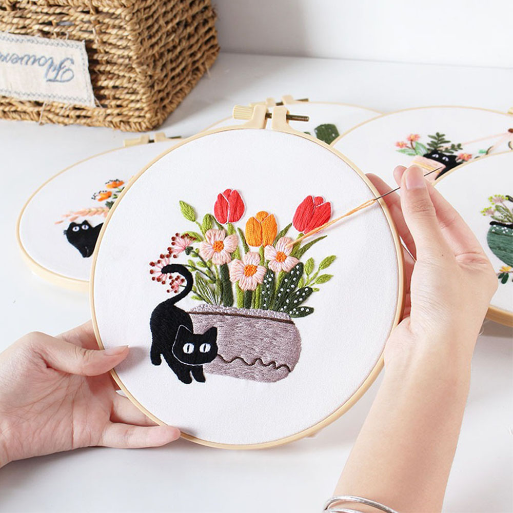 Embroidery Kit with Black Cat  - đánh giá và giá Embroidery Ideas For Bags